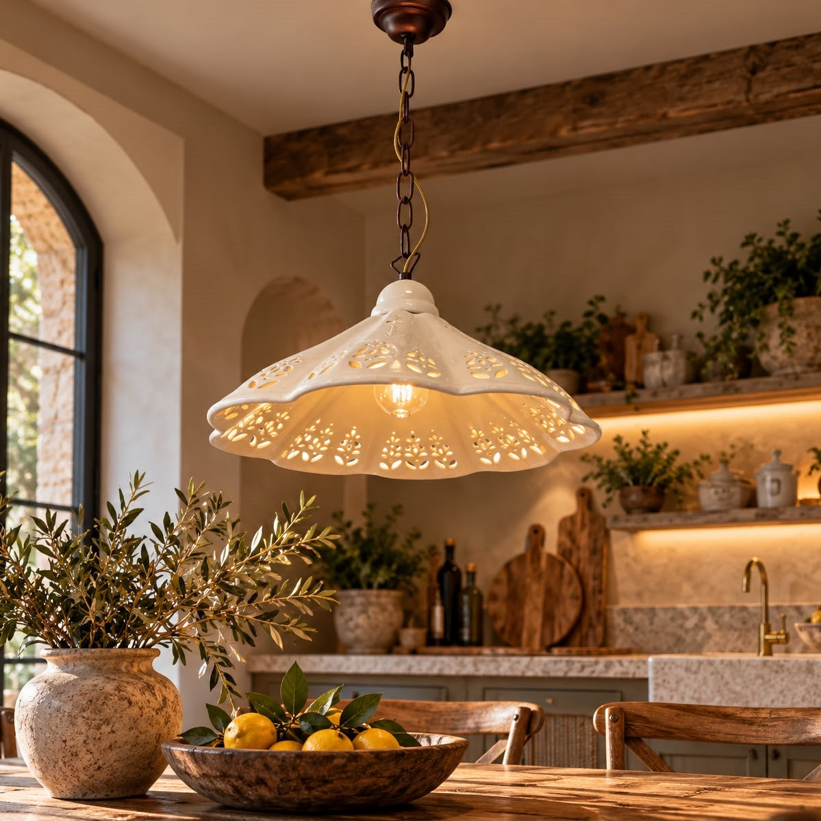Lampadario Traforato con Catena Ceramica Bianco Ø.38 cm - KeyHome Store
