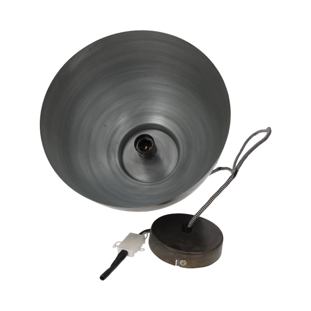 Lampadario in metallo nero design industriale