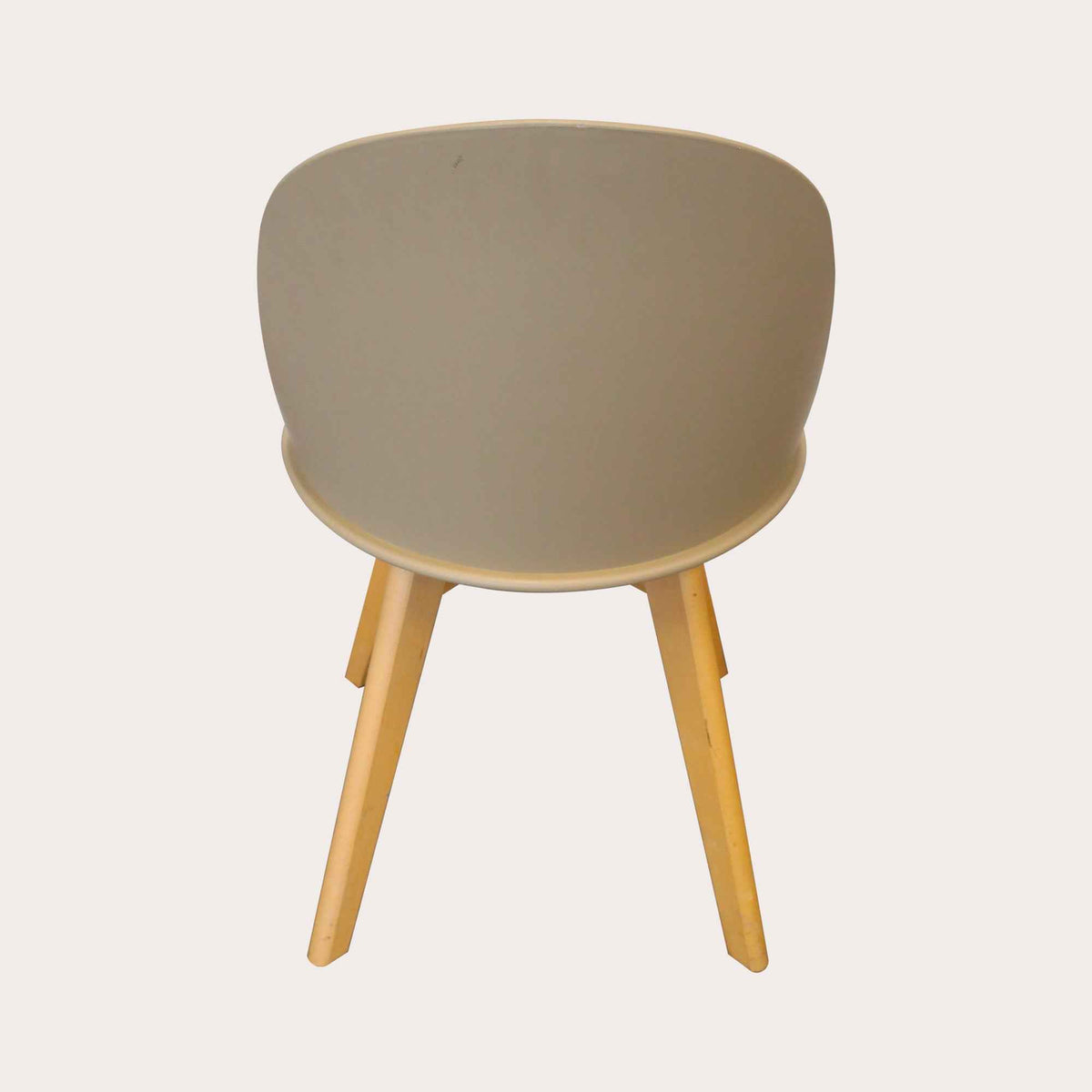 Conjunto de 2 sillas de piel sintética beige con patas de madera
