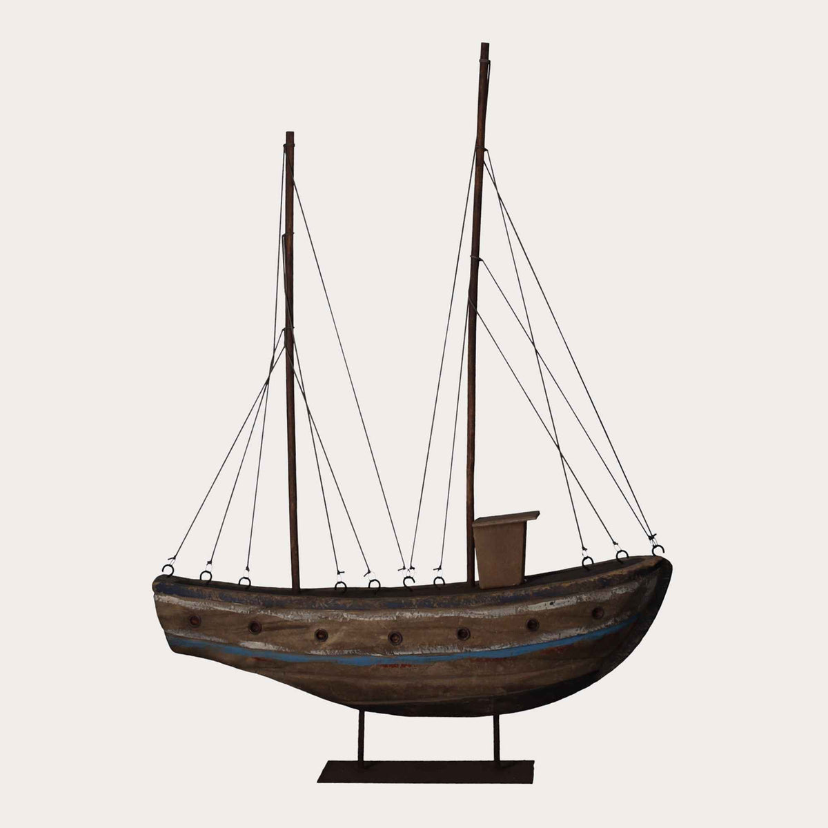 Miniatura Peschereccio in Legno e Ferro – Decorazione Nautica Artigianale