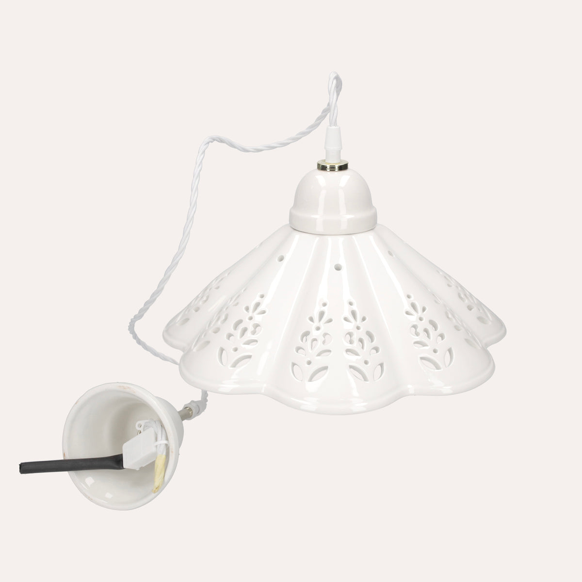 Lampadario Traforato in Ceramica Bianca Ø. 30cm