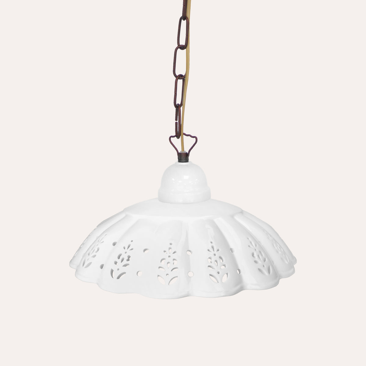Lampadario Traforato in Ceramica Bianca Ø. 42cm
