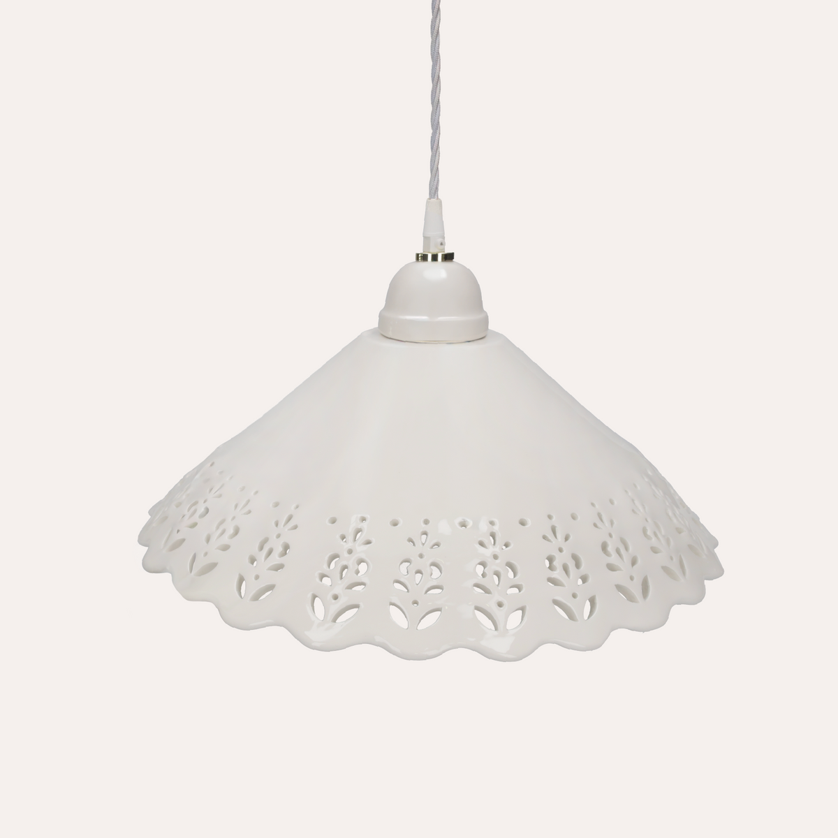 Lampadario Traforato in Ceramica Bianca Ø. 40cm