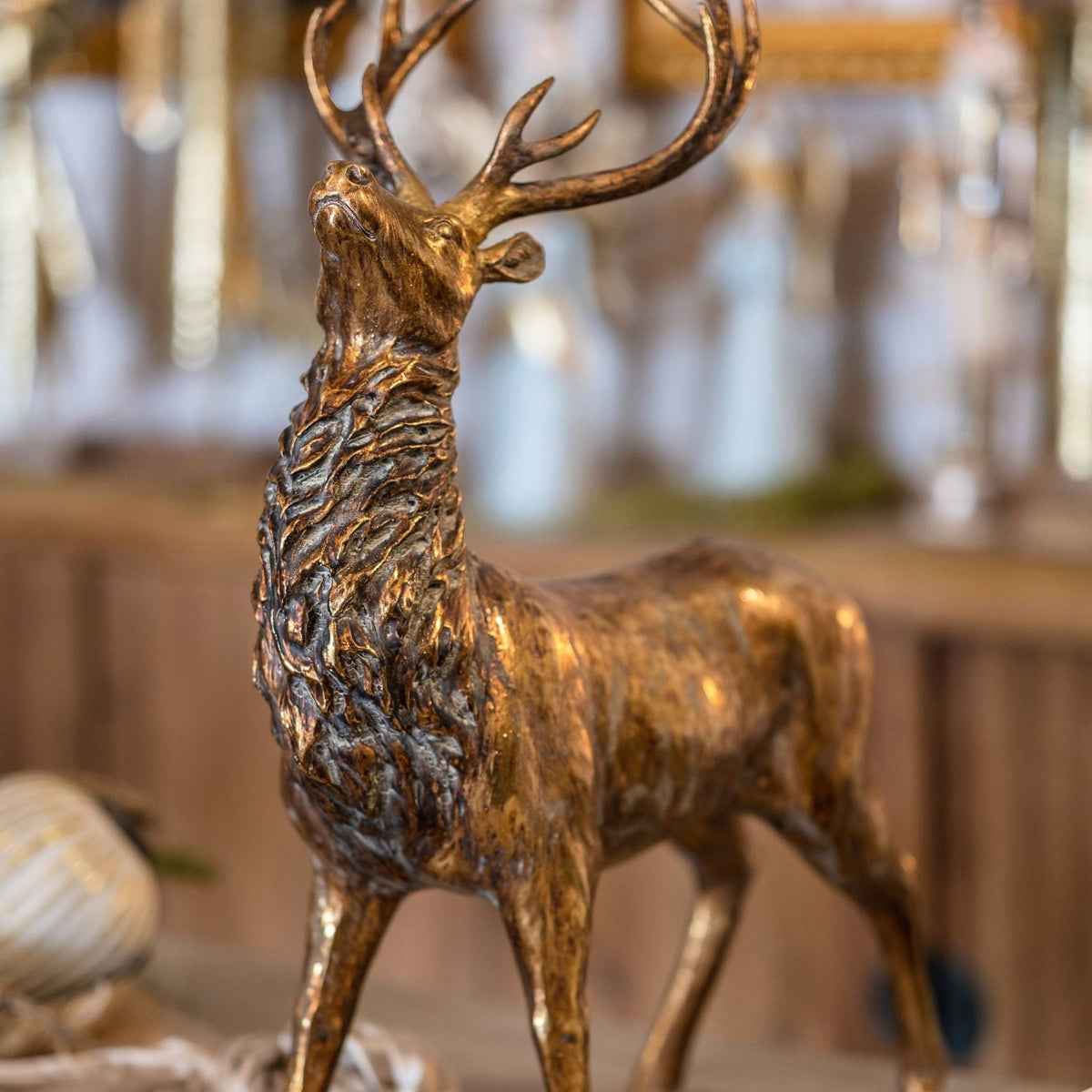 Statua Cervo in Resina Oro Lucido H.60 cm - KeyHome Store