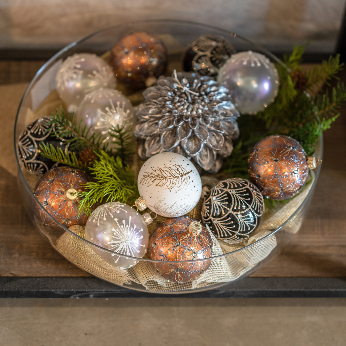 Conjunto de 4 Bolas de Natal com Brilho em Vidro Preto Ø.8 cm - KeyHome Store