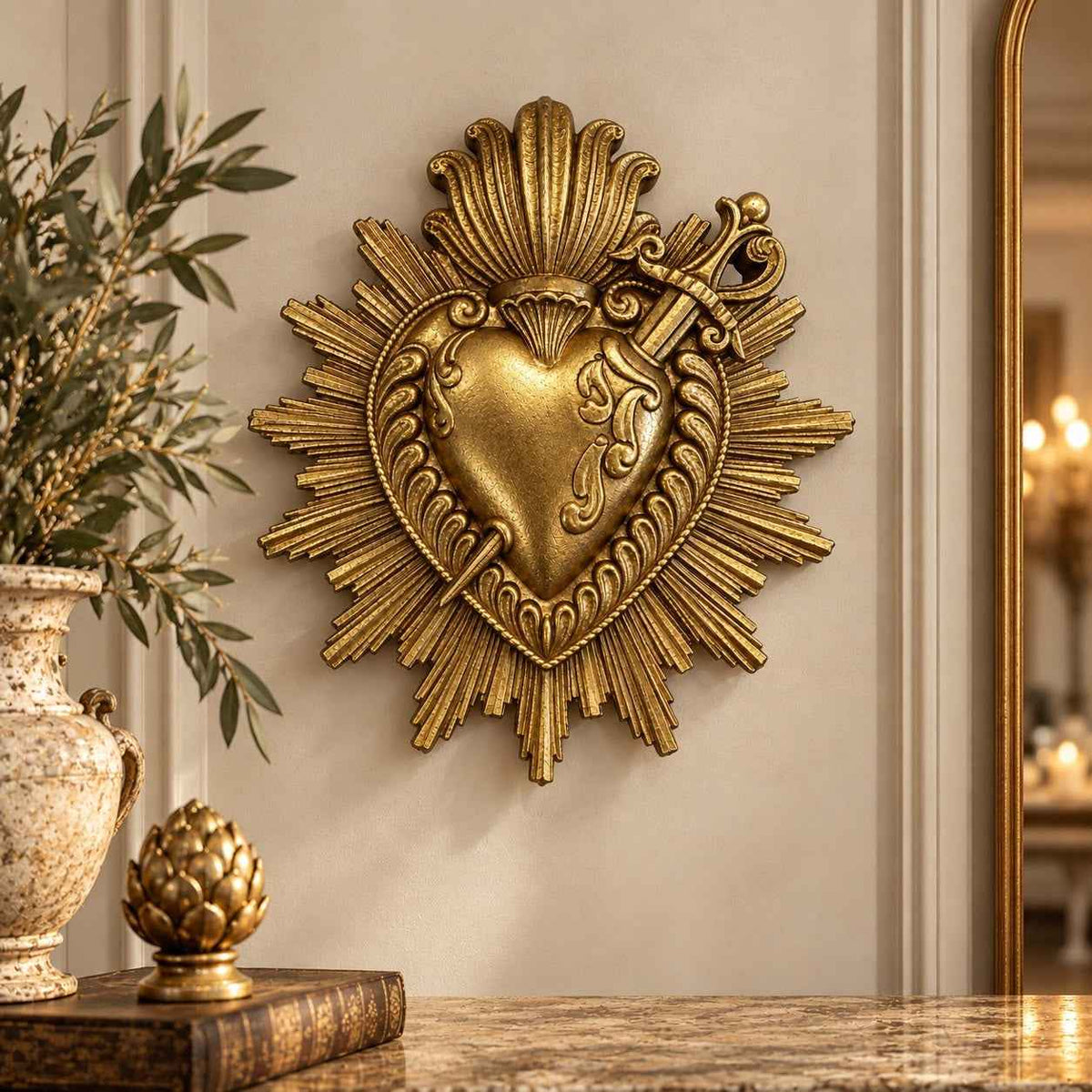 Cuore Sacro con Spada in Resina Oro 13x16 cm