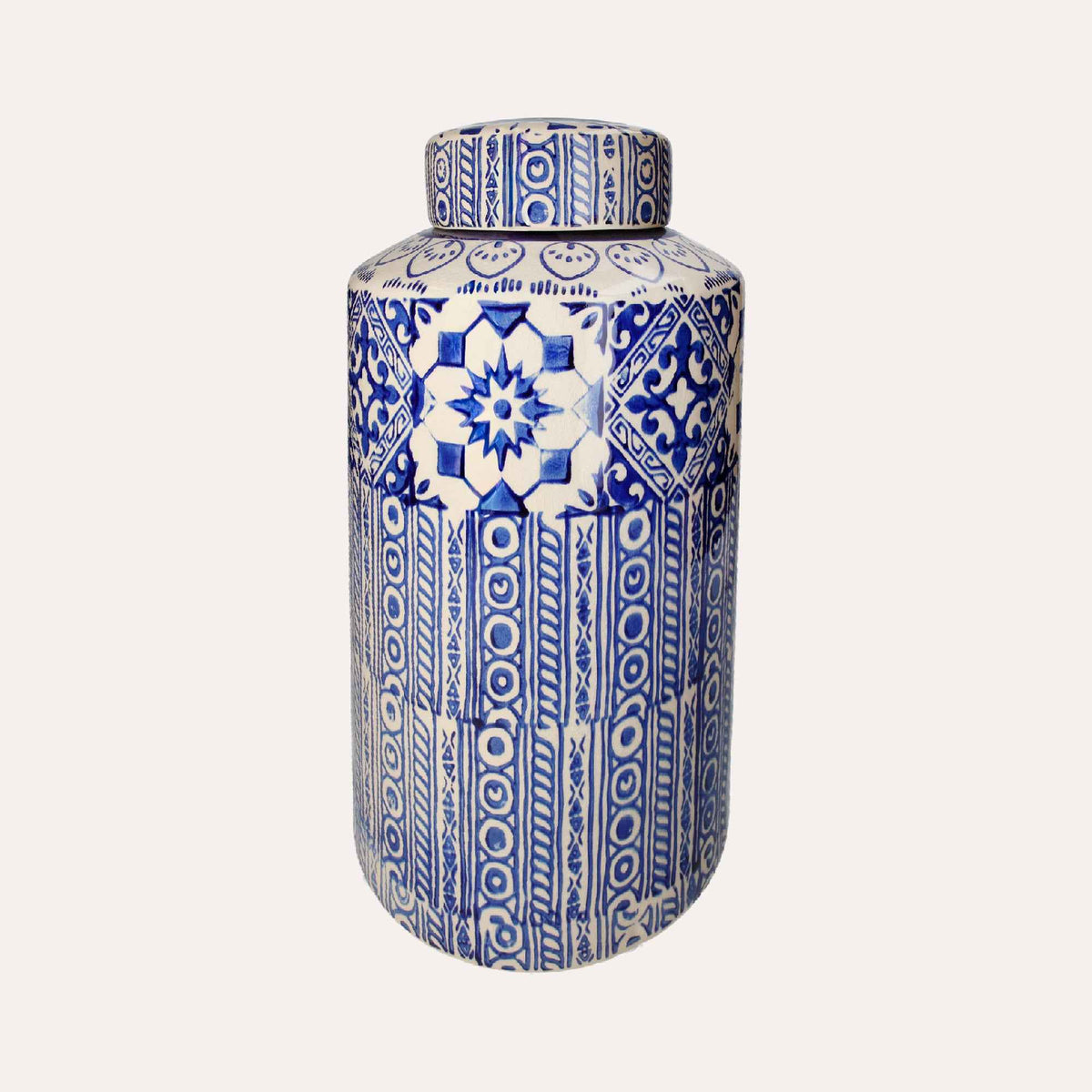 Potiche elegante de cerámica beige con adornos azules
