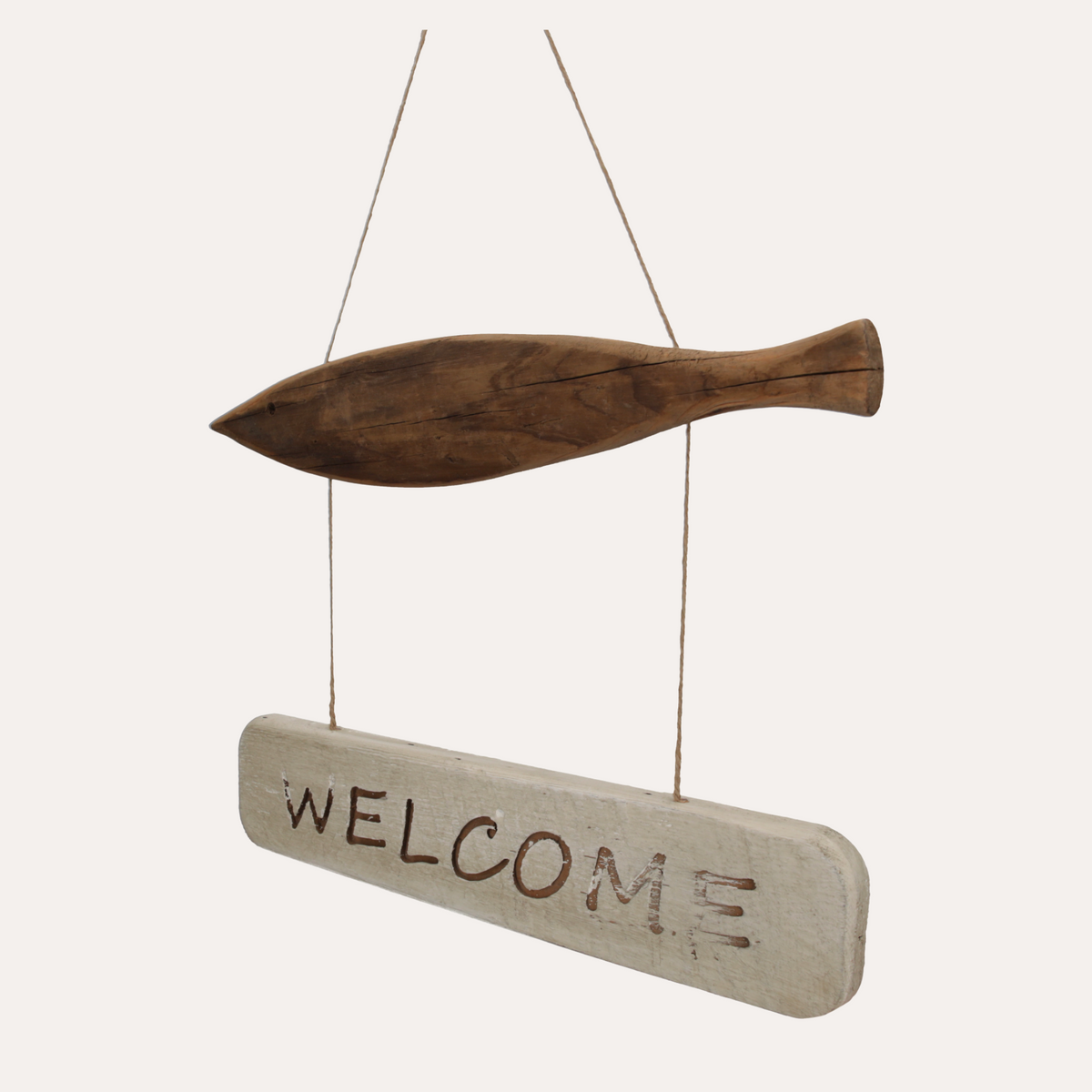 Pesce “Welcome” in legno intagliato da appendere 40×2×65H