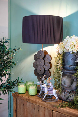 Lámpara decorativa moderna con pantallas redondeadas: diseño refinado para interiores
