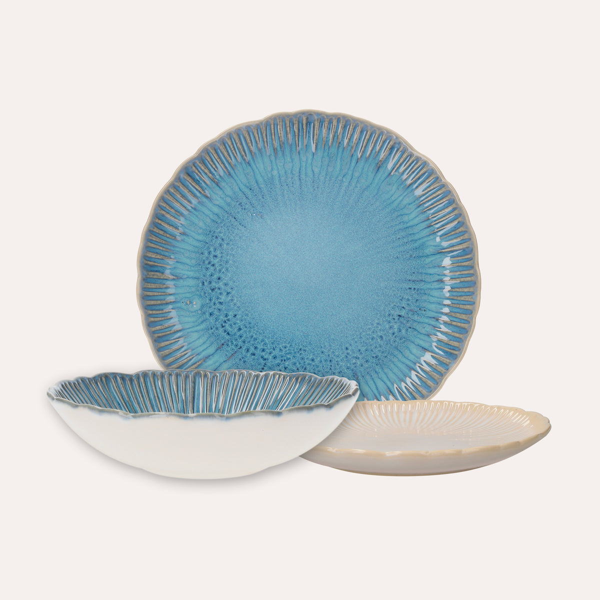 Servizio di 12 (4+4+4)Piatti in Ceramica Azzurra con Motivi a Corallo