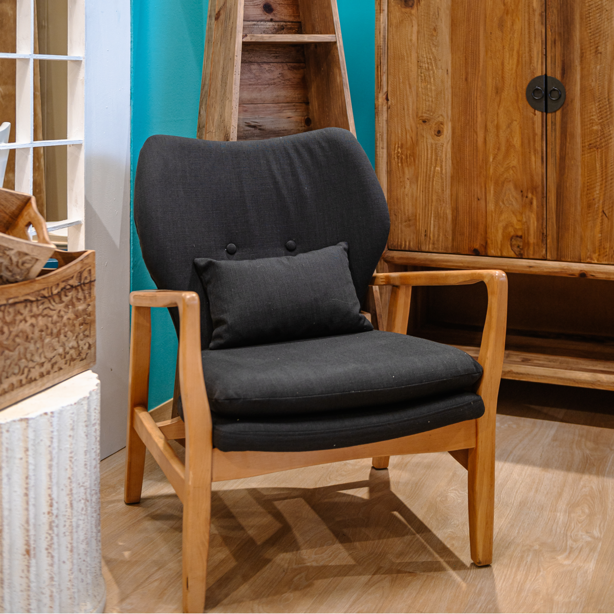 Poltrona Nordica in Tessuto Nero 82x67 cm - KeyHome Store
