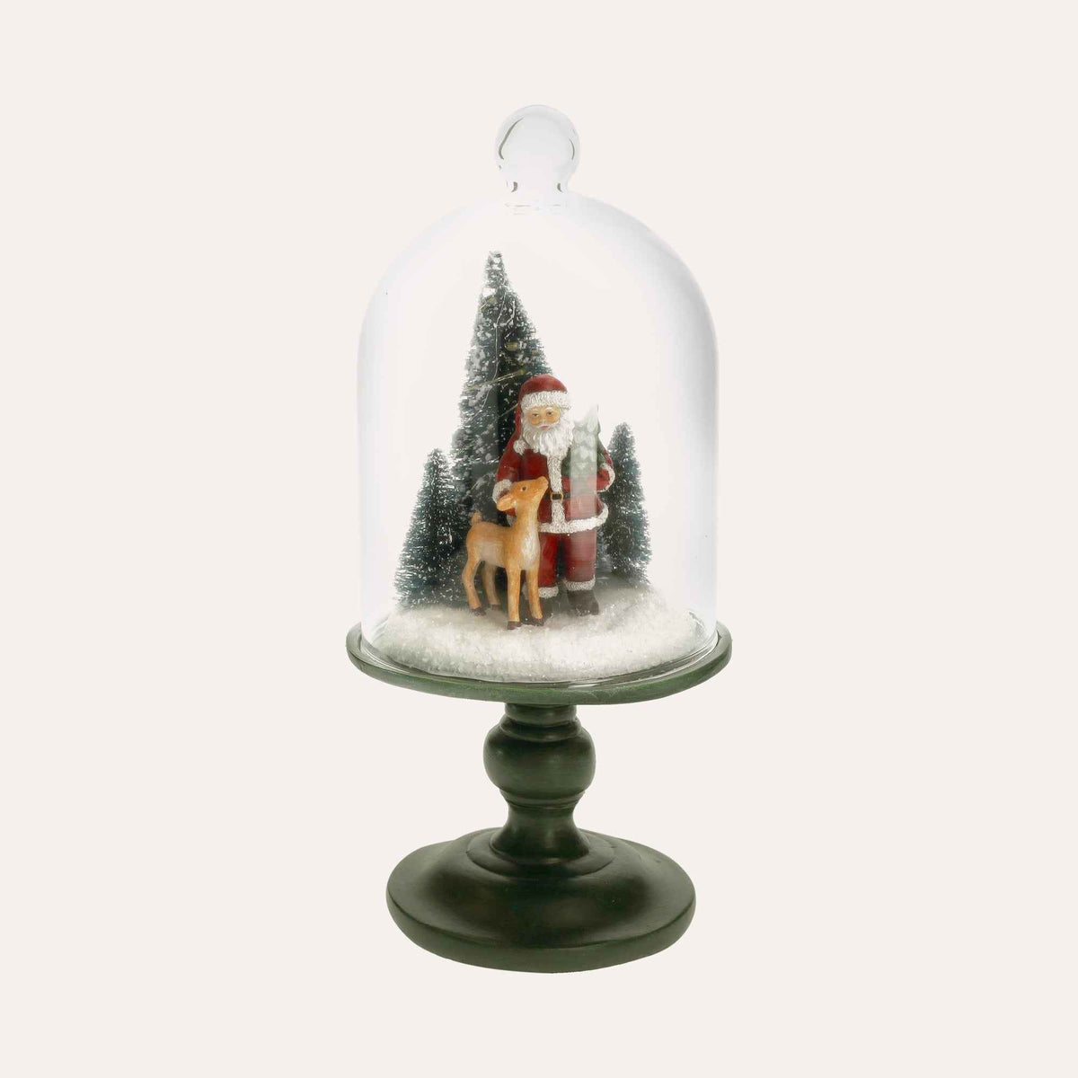 Glasvitrine mit Weihnachtsmann und Hirsch, Weihnachtsdekoration