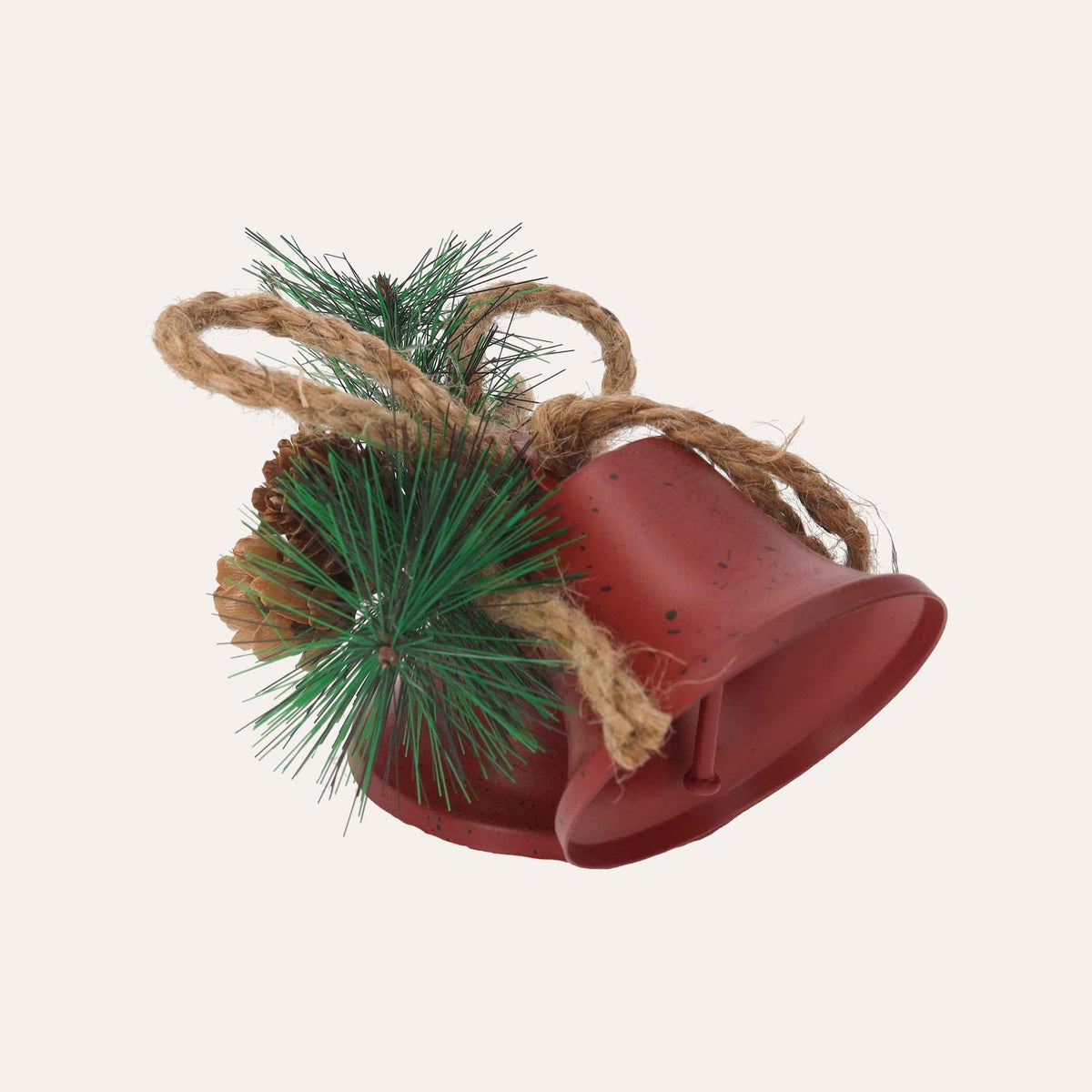 Paar rote Weihnachtsglocken mit Rassel und Kiefer