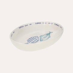 Baignoire ovale en céramique avec décorations de poissons marins