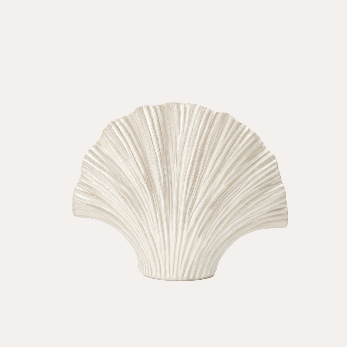 Vaso Conchiglia Medio in Ceramica Bianco Madreperlato H.27x34x11 cm