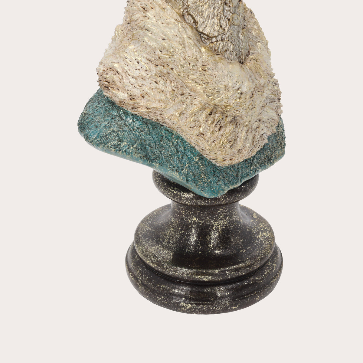 Giraffe Bust in Gold Resin H. 57 cm